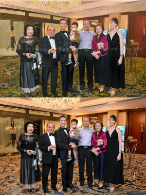 Family Group Portrait – Celebrating Precious Moments in Timeless Art